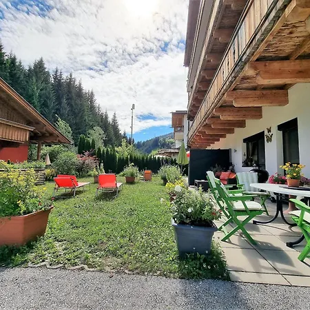 Апартаменты Berghof 